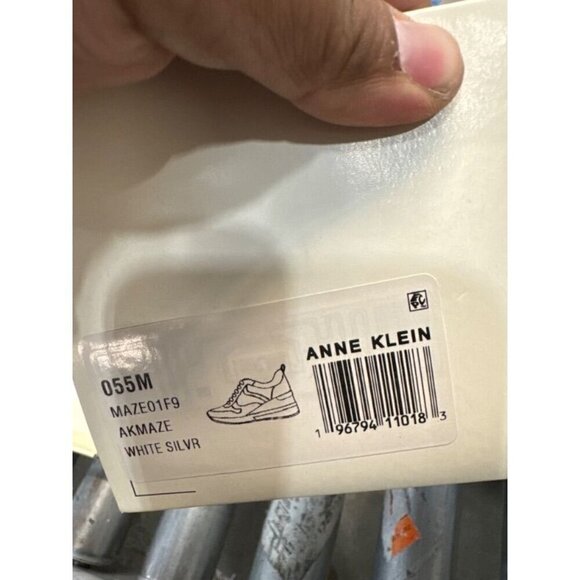 NIB Anne Klein Women's Maze Lace Up Sneakers Shoes SIZE 5.5 - Picture 2 of 8